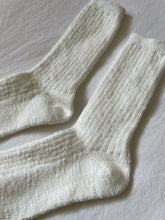 Load image into Gallery viewer, COTTAGE SOCKS - WHITE LINEN
